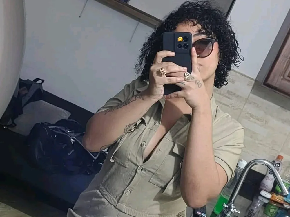 Offline chat soba modela Nikisanta