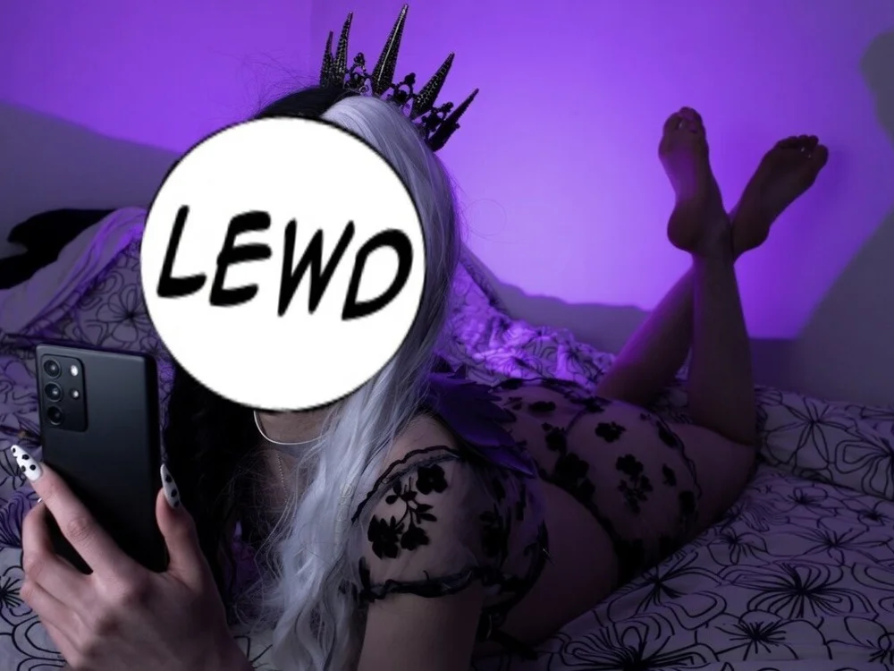 _larosenoire's Offline XXX Chat