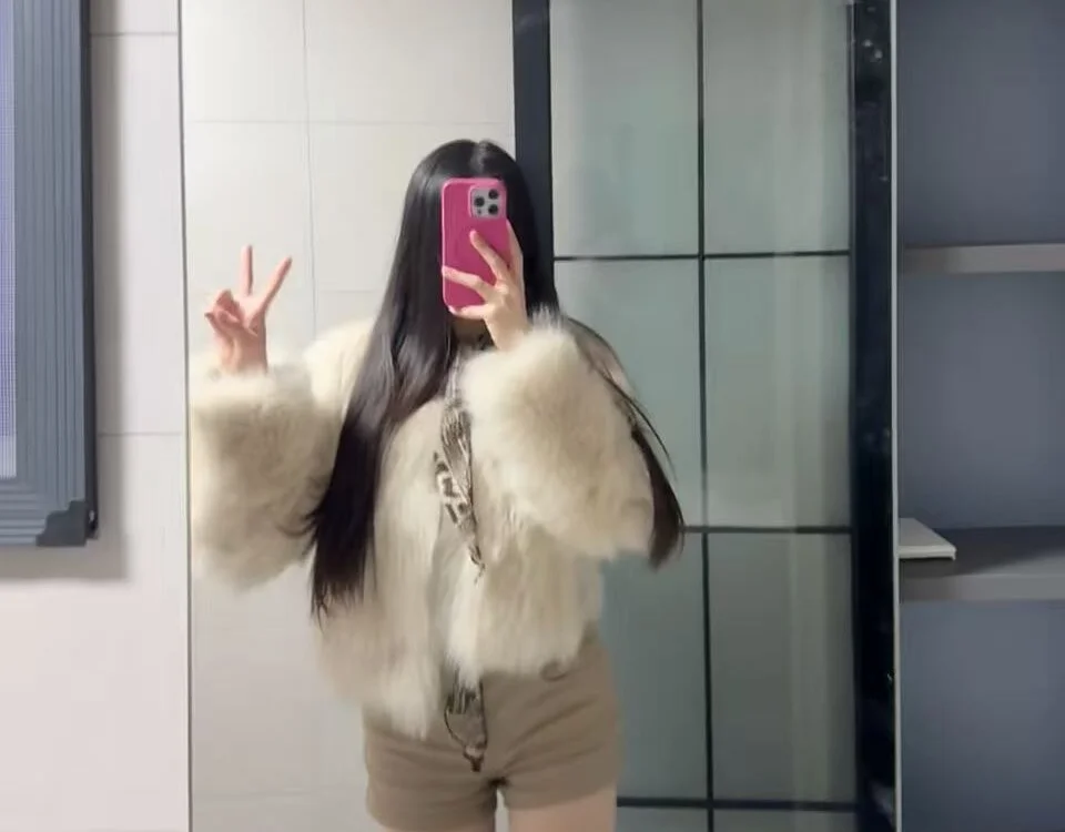 Yanyan__ Adlı Modelin Çevrimdışı XXX Sohbeti