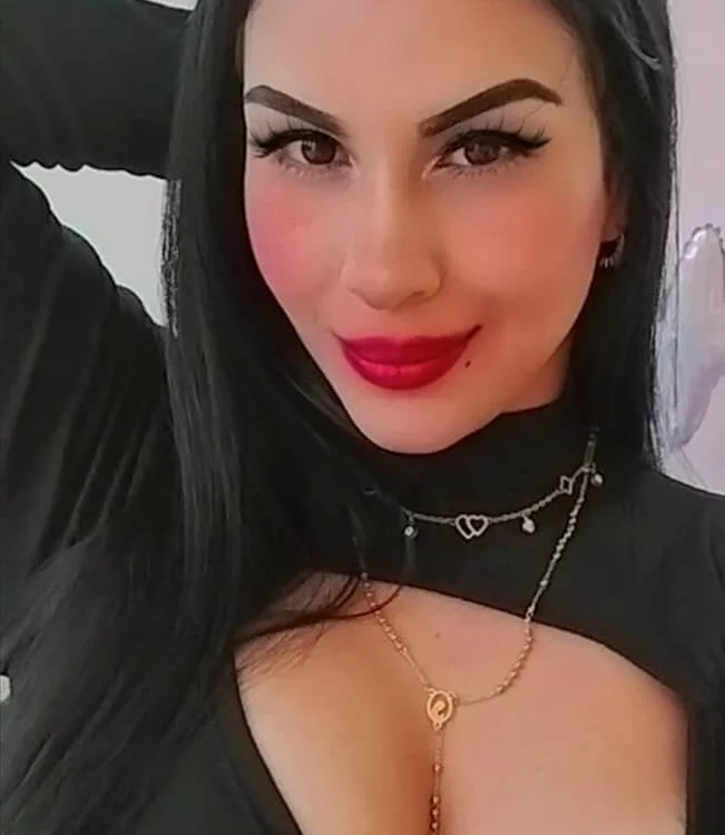 Alexa_andrade's Offline Chat Room