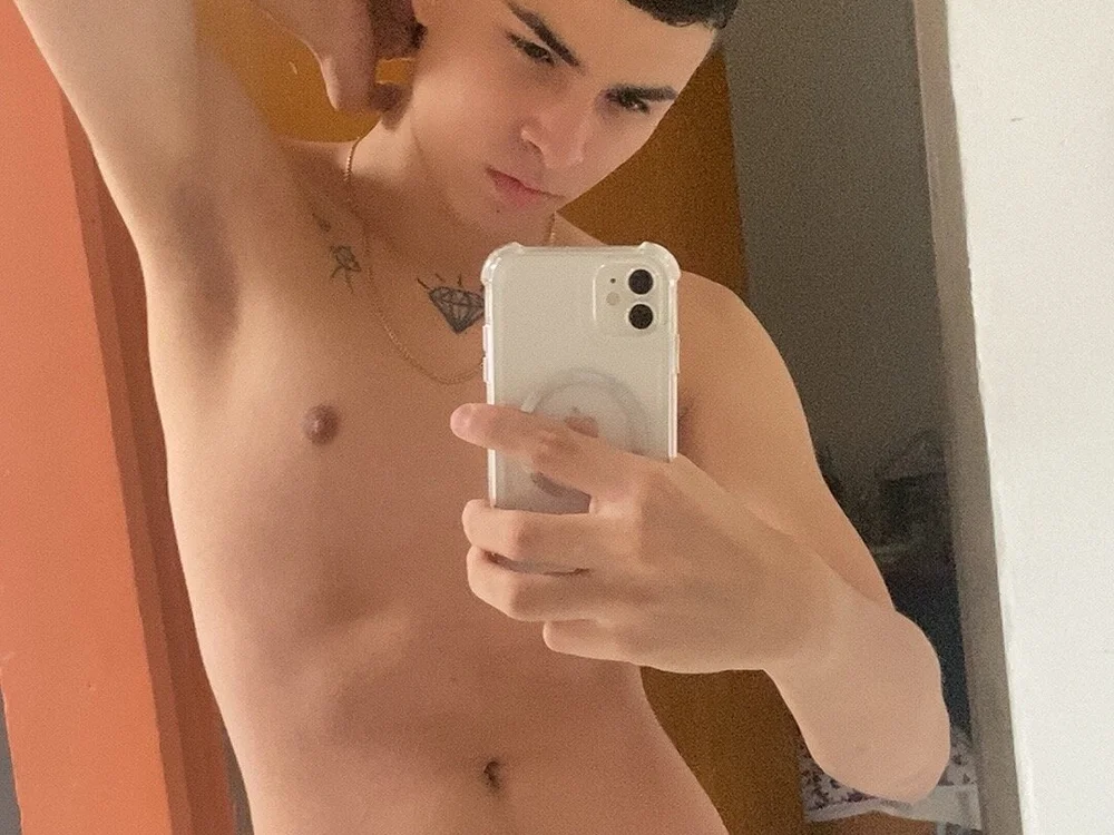 corey_tylerr offline chatrum