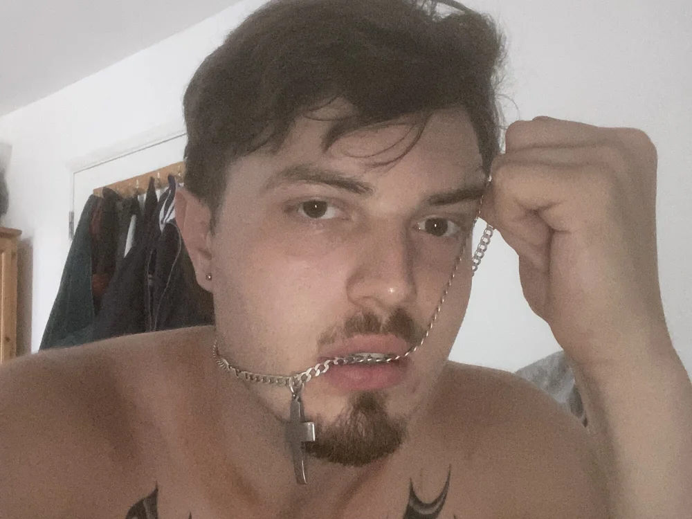 IGLESIAABANDONADA666's Offline XXX Chat