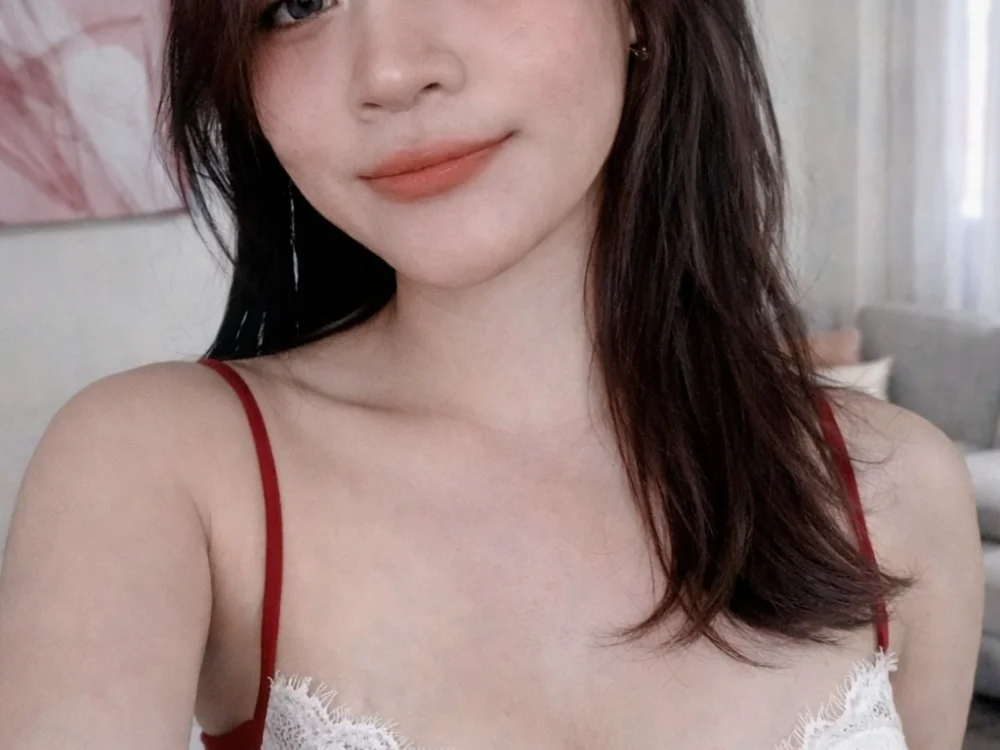 Aryyy222 Offline XXX-chat