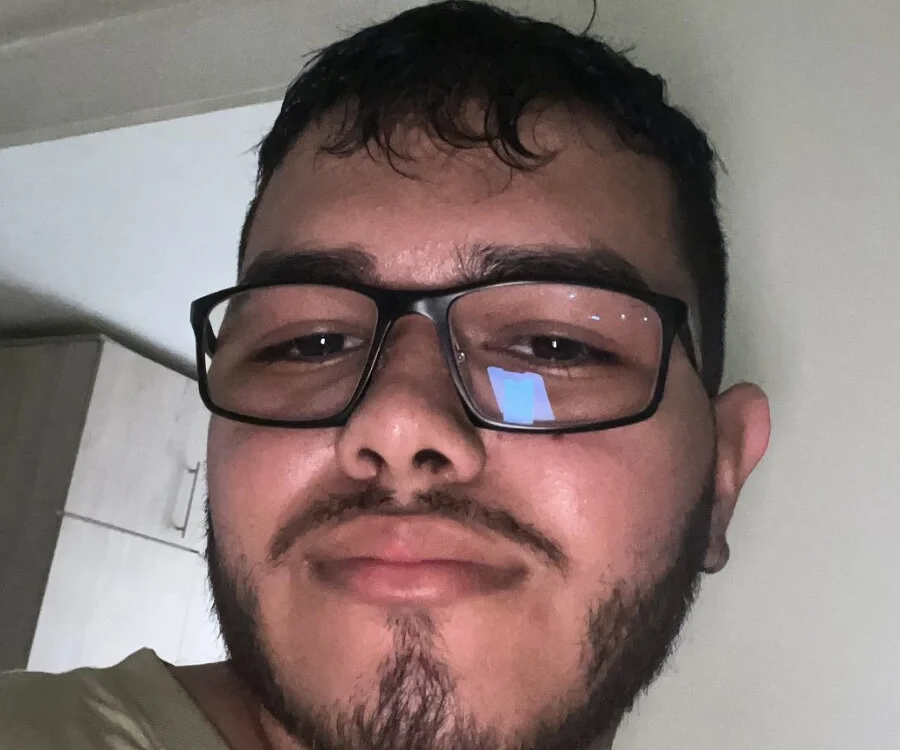 Ferchito04's Offline Chat Room