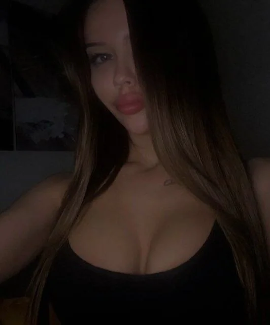 caressysiren's most recent online preview