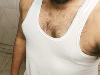 Straight_man_realmeet_now's Offline Chat Room