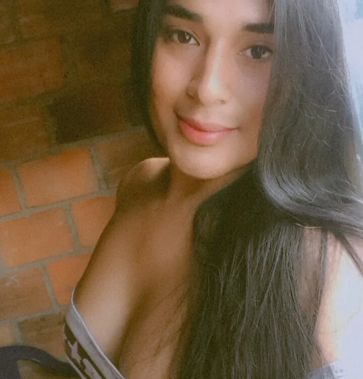 _Diviine_karoll_'s Offline XXX Chat