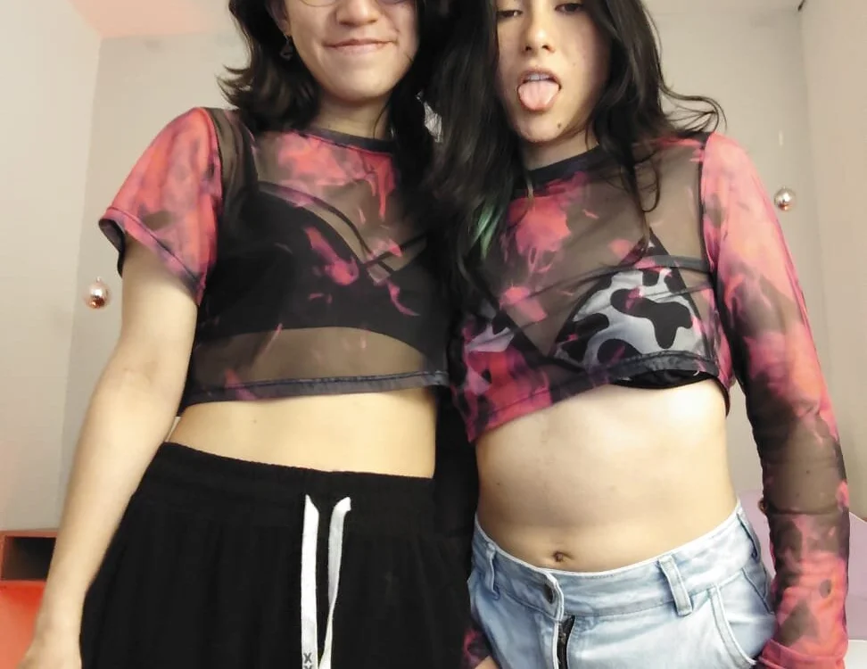 jupiterysaturno's Offline XXX Chat