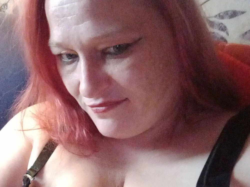 Curvyangel88's Offline XXX Chat