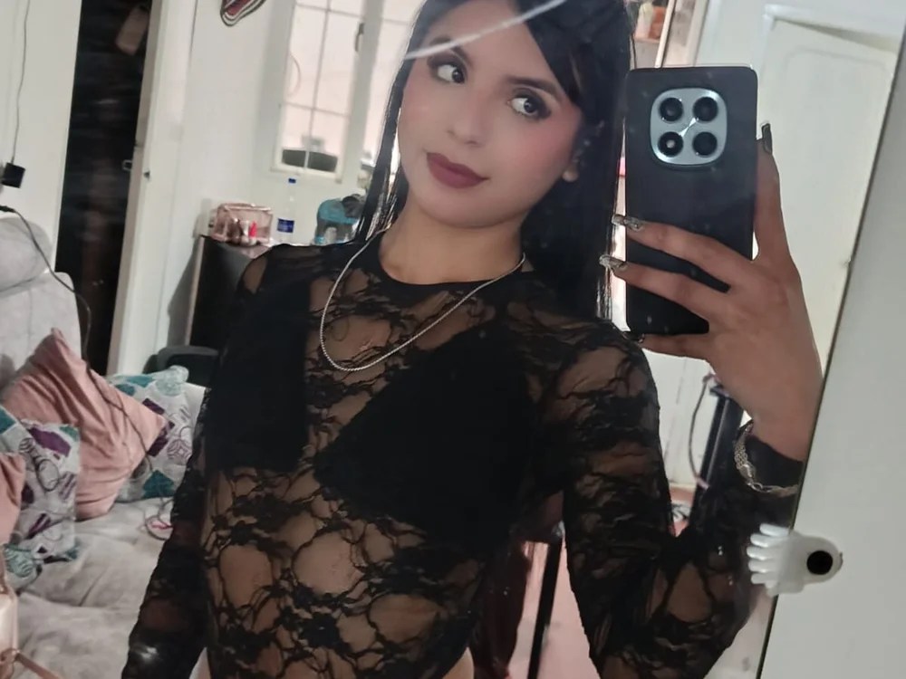 Sophie_Ferrer's Offline Chat Room