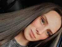 Barby_Kisa's Offline Chat Room