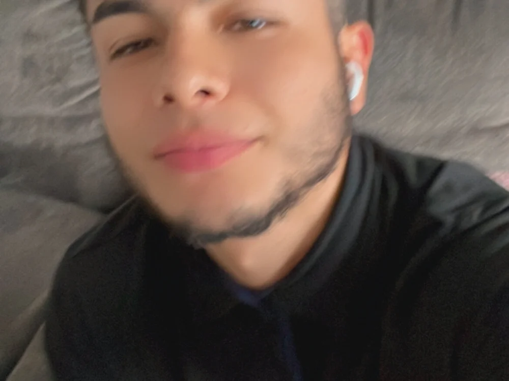 MiguelRs28's Offline XXX Chat