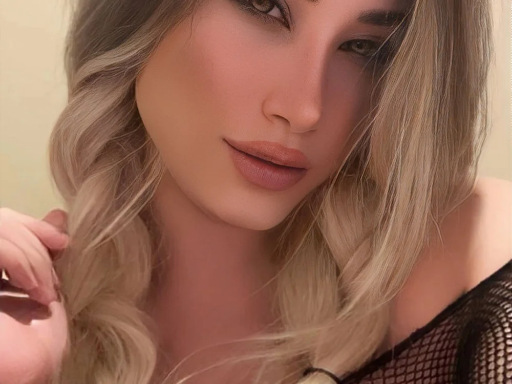 smith_sophia's Offline Chat Room