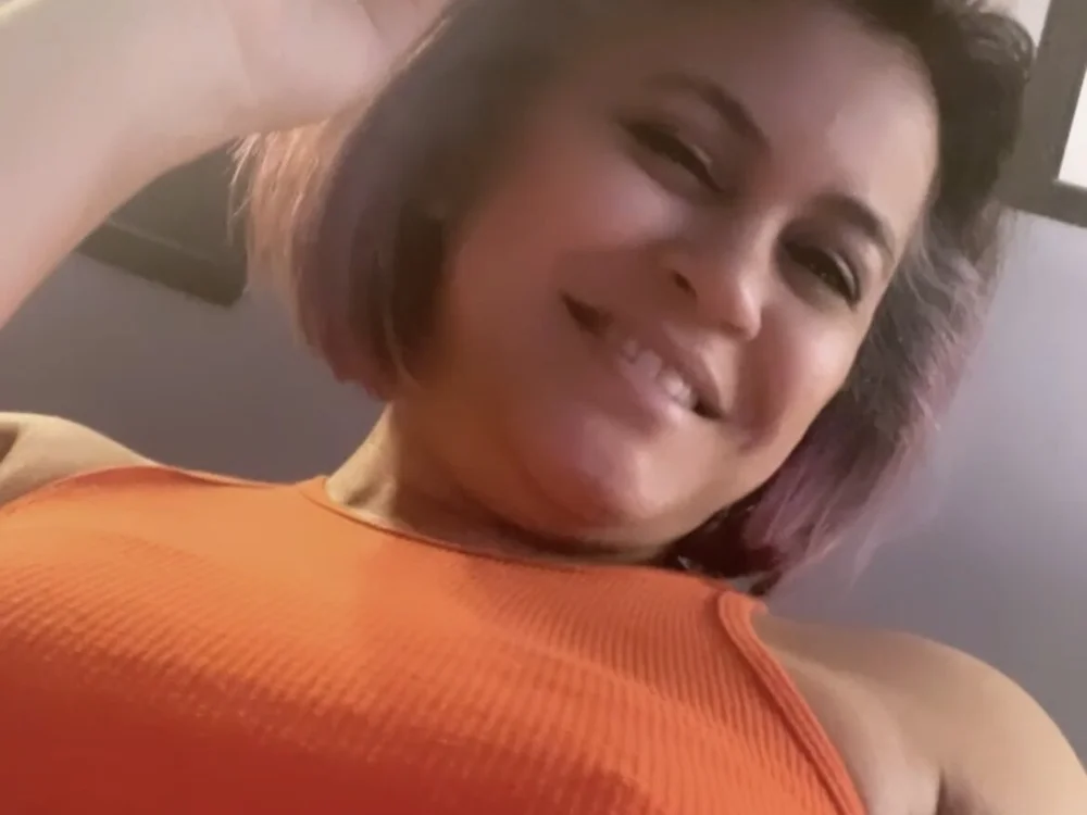 Lani_ann9's Offline Chat Room