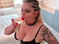 ellareal Chat XXX in diretta