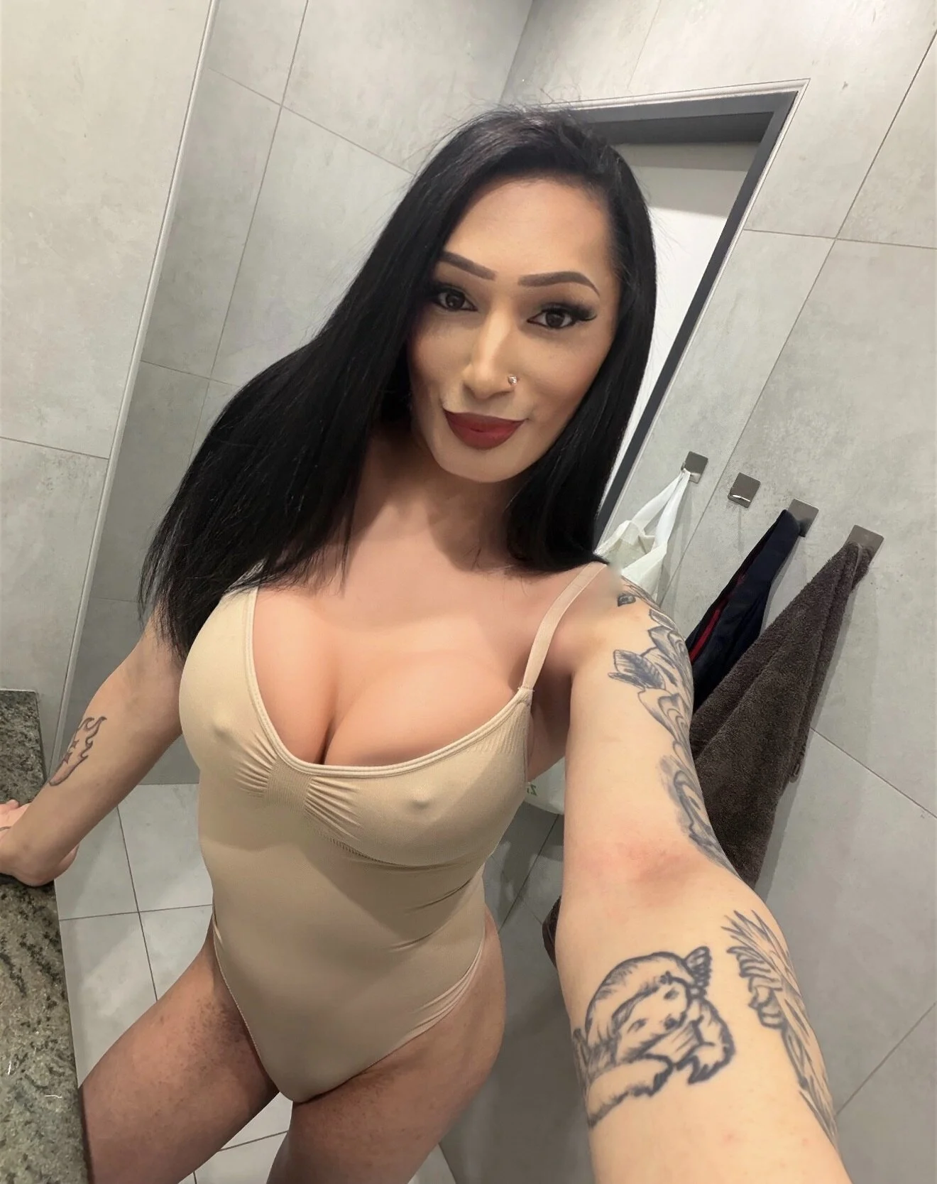 GipsyShemale_Bitch cover photo