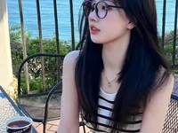 Bee-bgolden – Naživo XXX chat