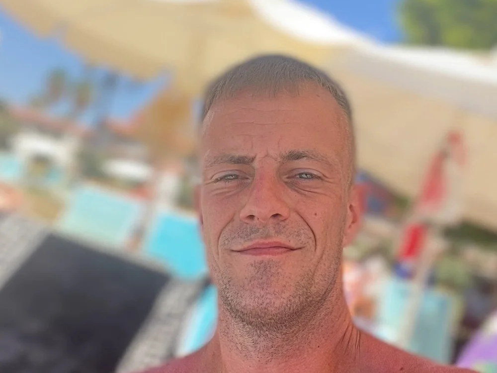 Kevie1993 offline chatrum