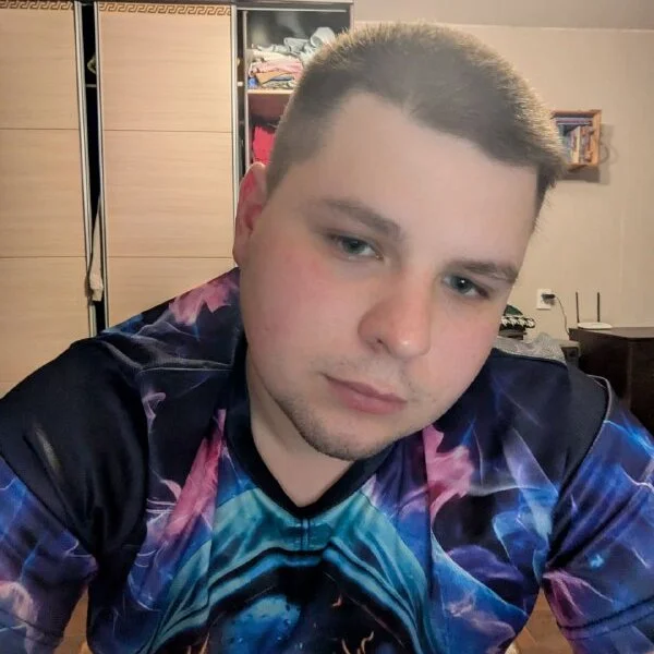 Volshebnik130_ অফলাইন XXX চ্যাট