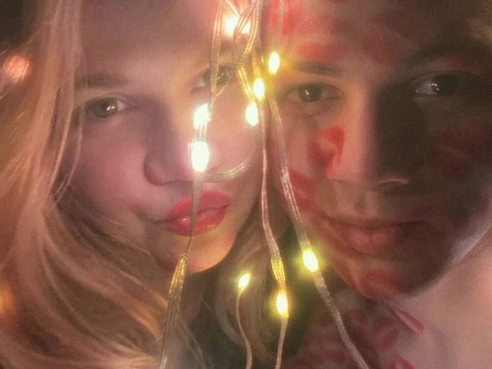 mirel_couplen Offline XXX chat