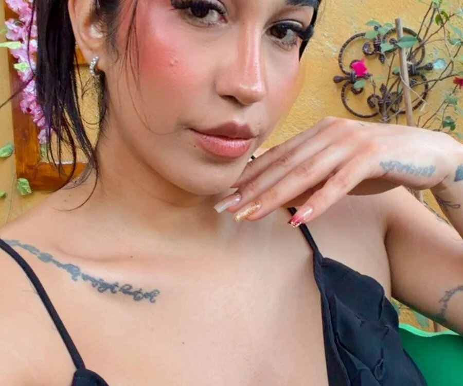 HelenaSknzi 离线XXX聊天