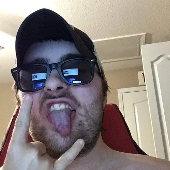 Hayes_theredneck2000 offline XXX-chatje