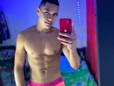 Roiber_only Male Powertop Cam Chat
