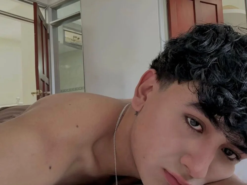 Chatroom XXX hors ligne de Christopher_Monroe_