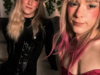 PeachyPrim's webcam live show