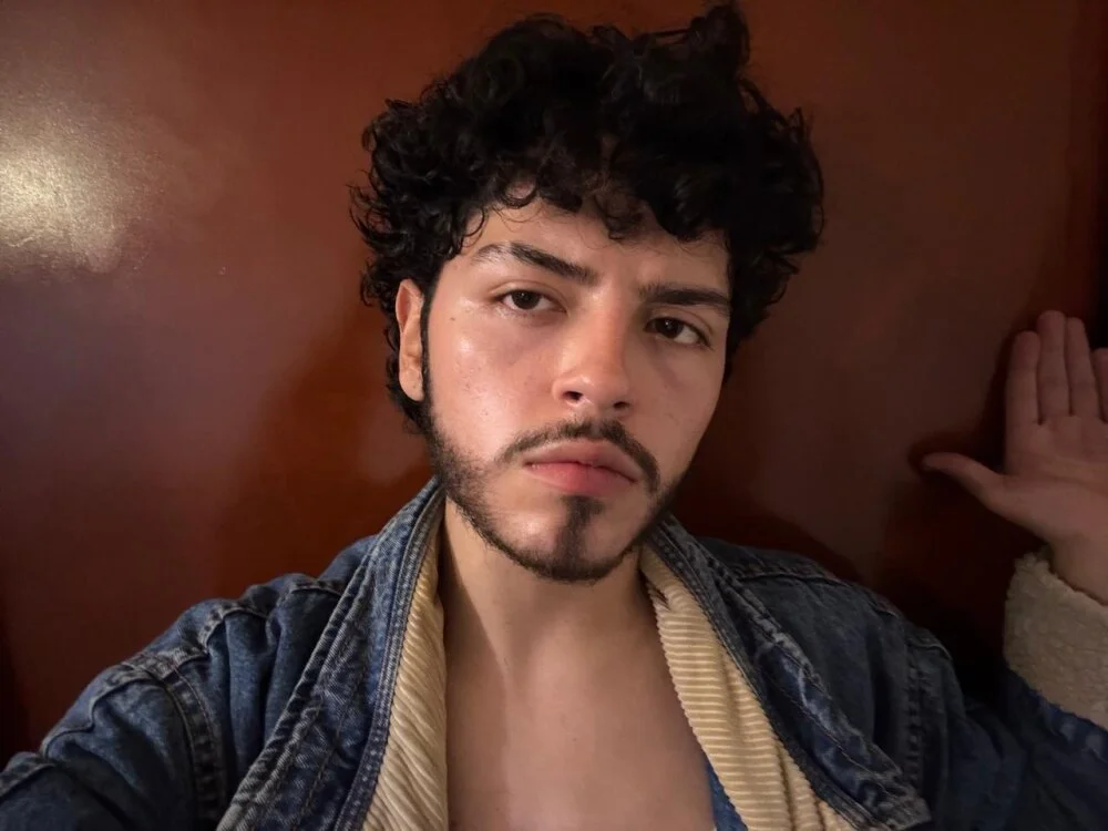 Eliotkinky's Live XXX Chat