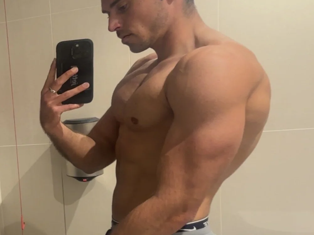 Samjhonston21's Offline XXX Chat