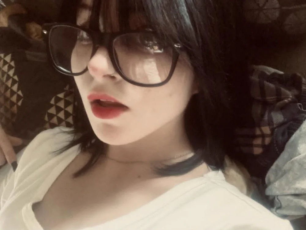 LaslyTilly cam model