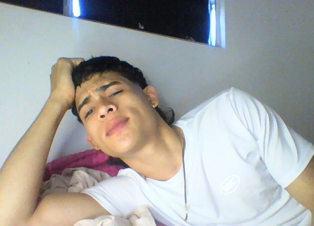 LatinHot_couple_ offline chatrum
