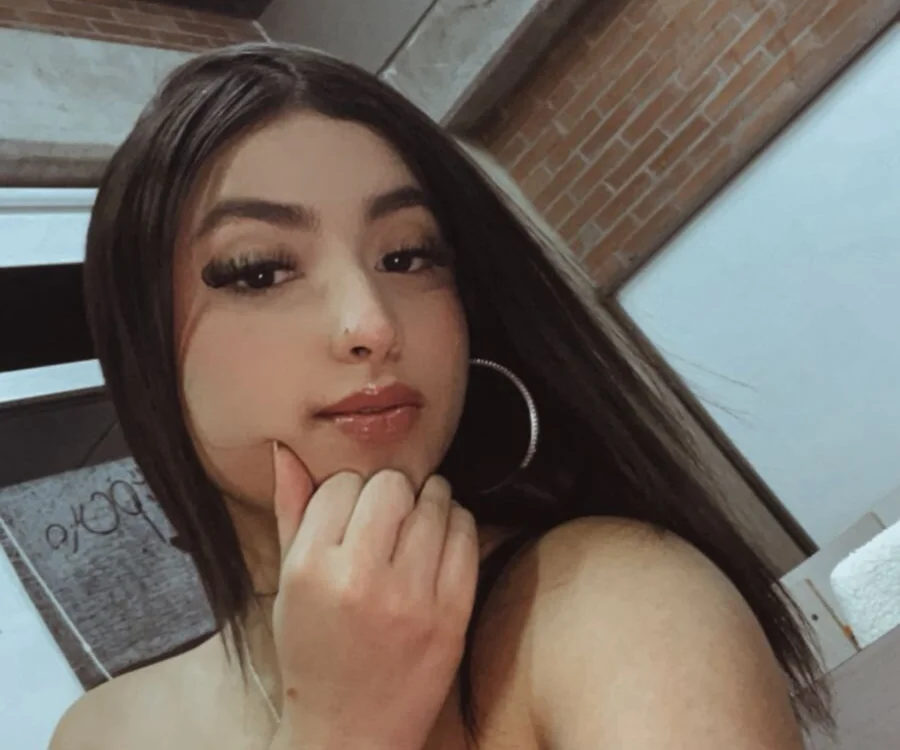 Офлайн-чат XXX Mia_Turner18