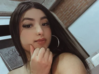 Mia_Turner18