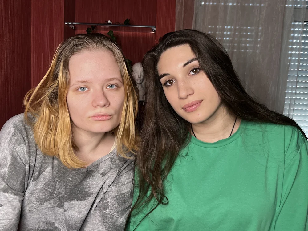 EngelCoppinger's Offline Chat Room