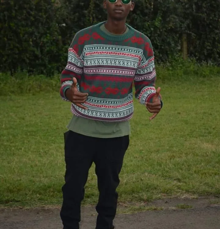 ihunid Chat XXX offline