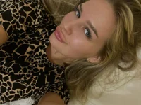AmyLowe04's Offline XXX Chat