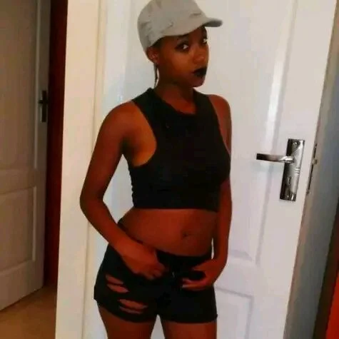 دردشة Carole_Jessie الجنسية دون اتصال