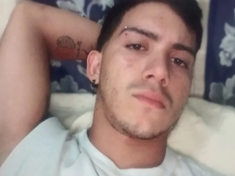 Dominik_Alondran Offline XXX chat