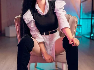 carlie_mayer_v profile