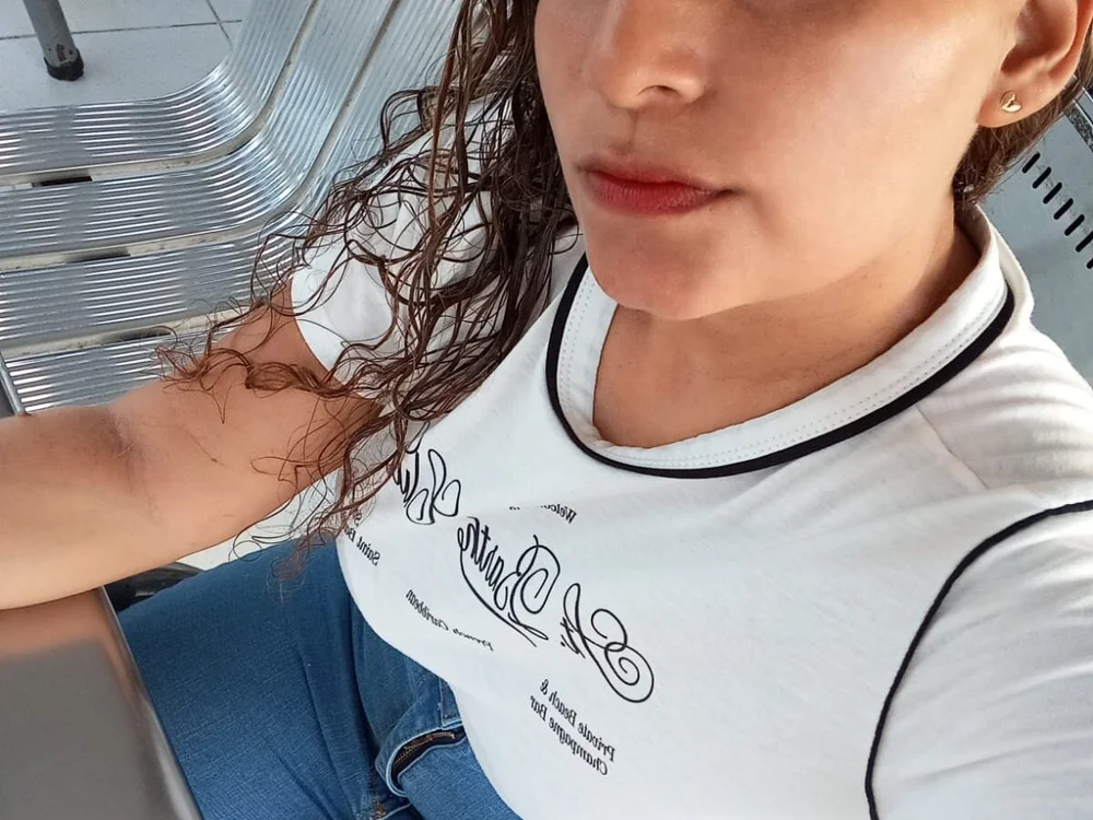 Natasha_lu cam model