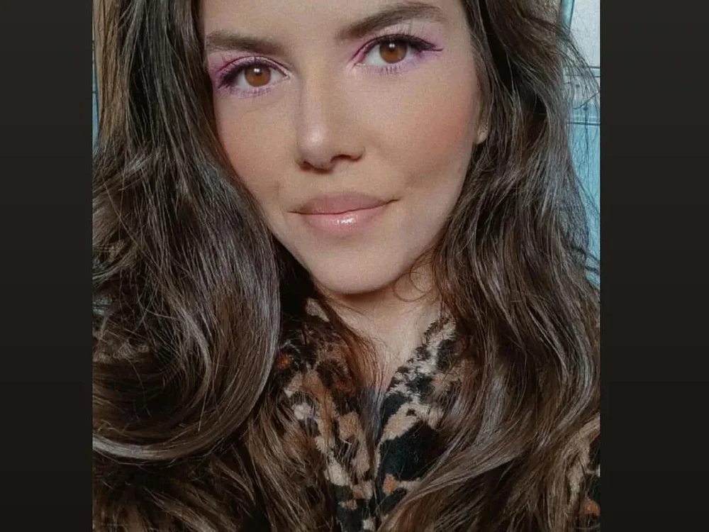 KaylaCarter's Offline Chat Room