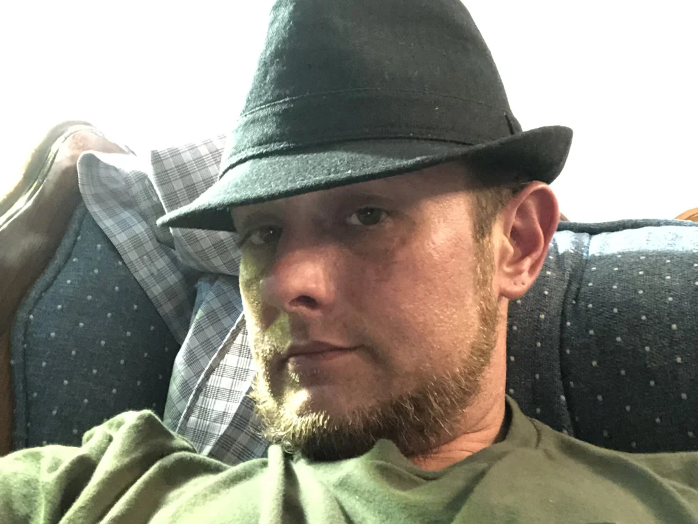 hugecock82's Offline Chat Room