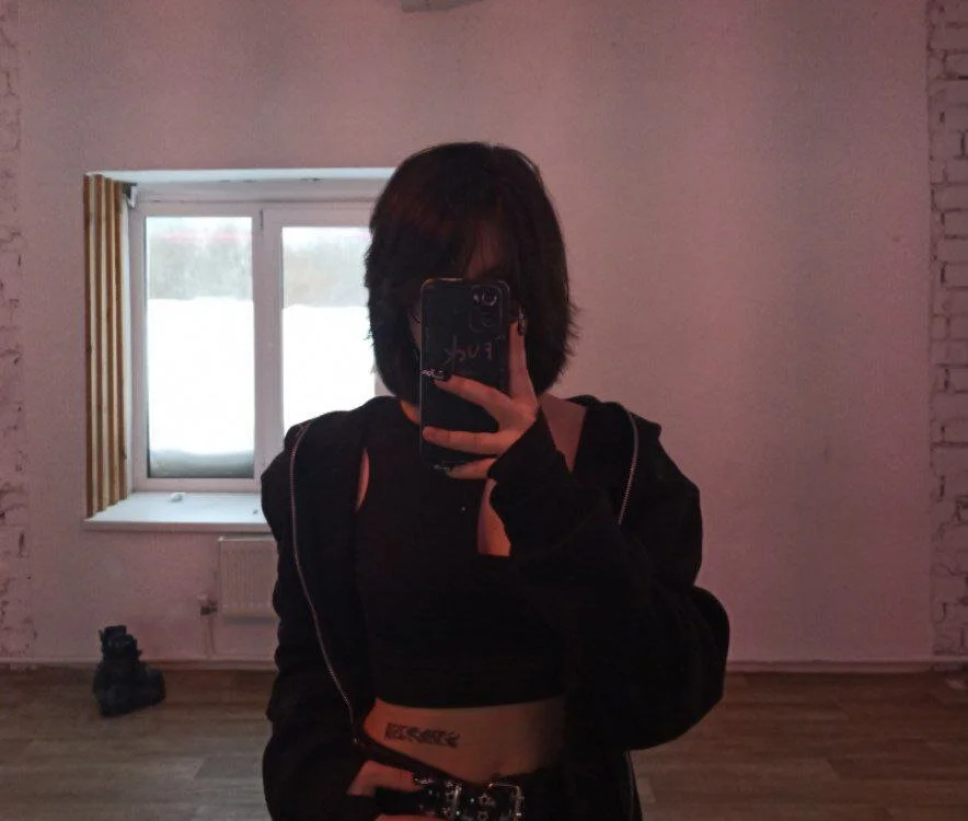 ChrisyBarker offline XXX-chatje