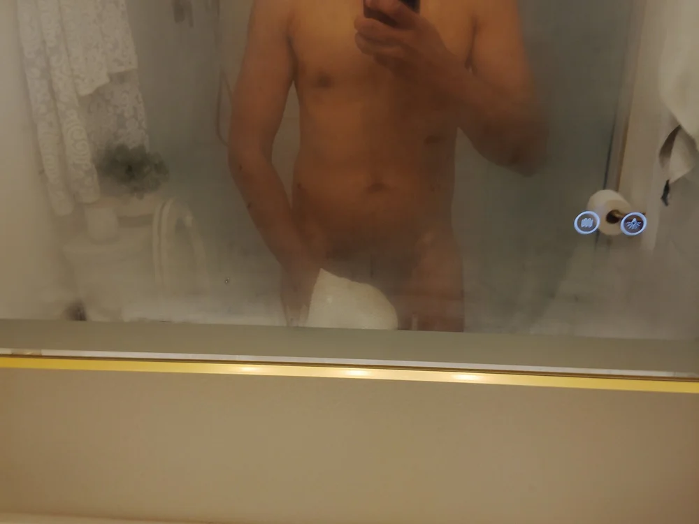 deeznutngutz8 offline chatrum