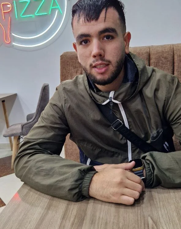 Rahim069's Offline Chat Room