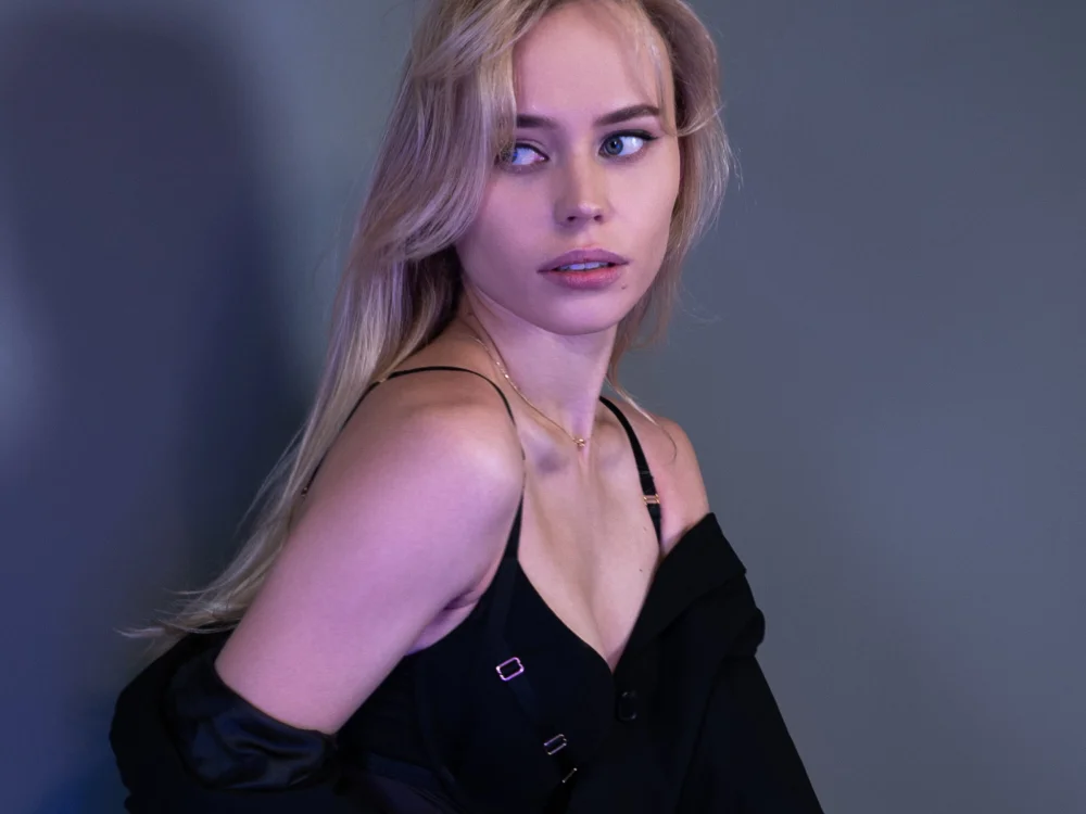 MariMooree's Offline Chat Room