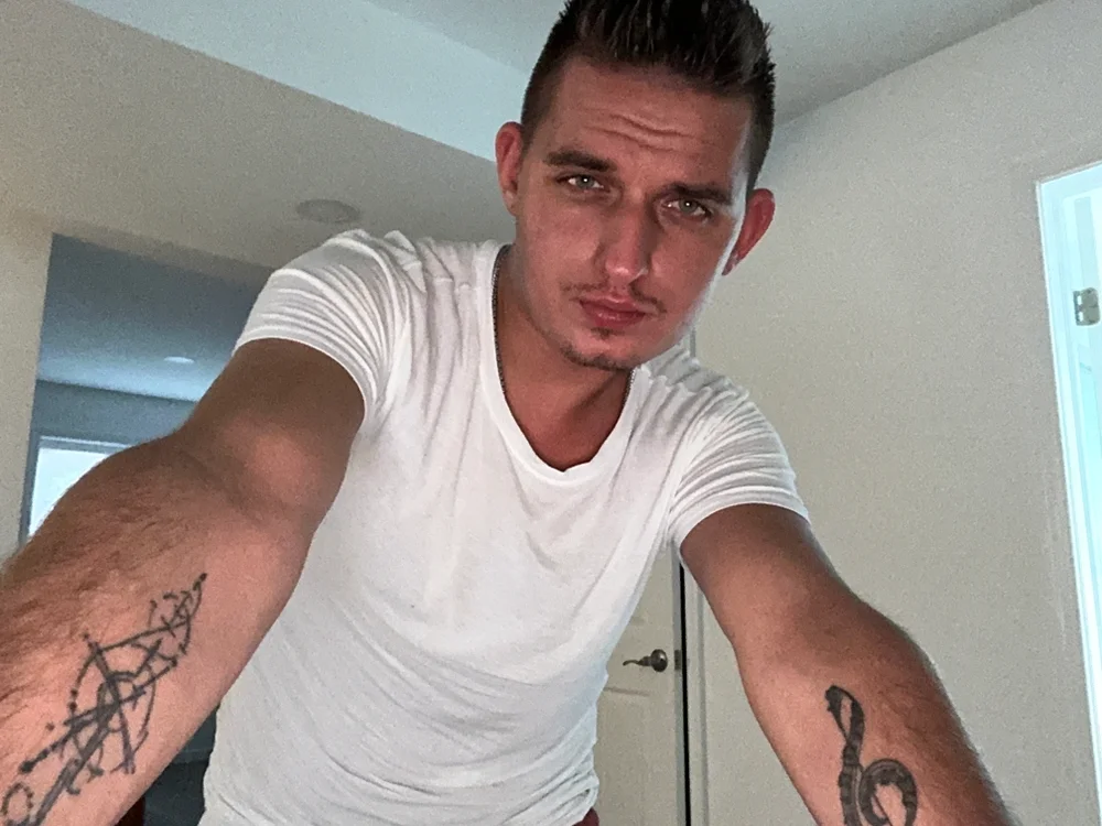 eastcoastrussian's Offline XXX Chat