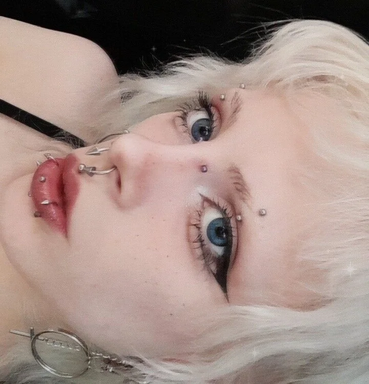 ZoeReadyx's Offline XXX Chat